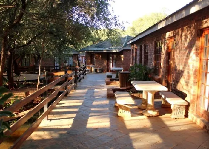 Tapologo Lodge